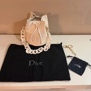 💛NEW BUNDLE!!! LAST ONE!🚨⛓️Dior GWP Mini Bucket Bag and Dior Upcycled Charm